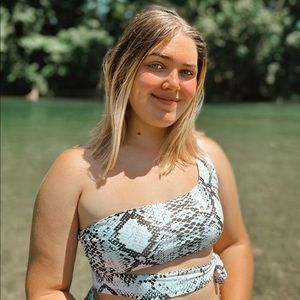 Meet your Posher, Avree